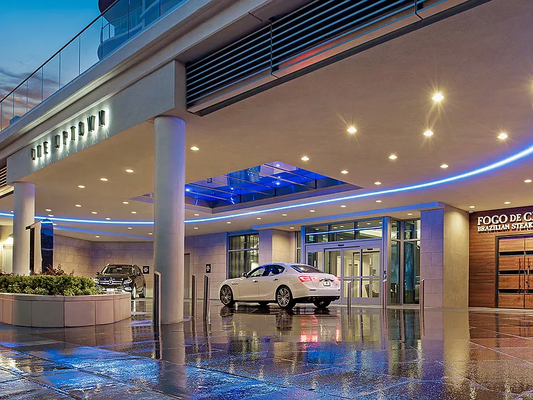 Luxury drive up area
