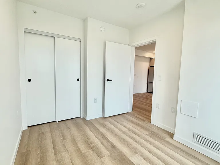 2488 Granville St — Photo 46