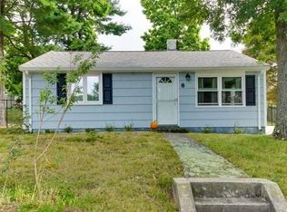 8 Jeffrey Rd, Billerica, MA 01821