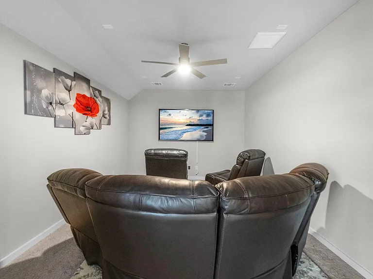 1569 Sunrise Gables Dr — Photo 22