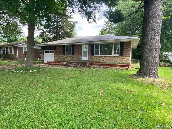 9616 Durham Dr, Saint Louis, MO 63137