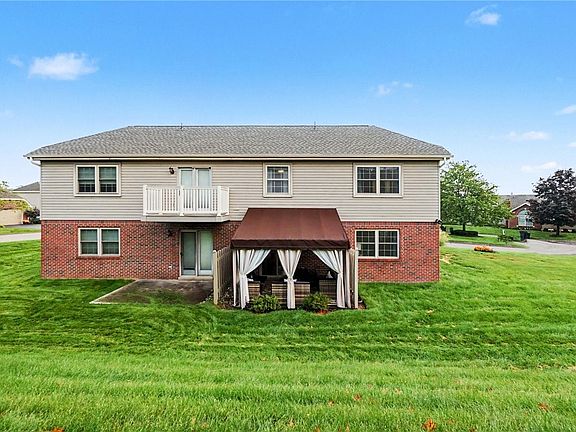 3rd image of 1504 Dunhill Ct
