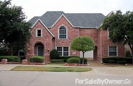 Elevation 7113 Oakbrook Drive
						:
						Upgraded landscape, beautifully manicured.