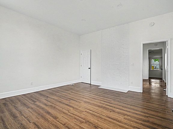 3rd image of 319 W 12th St