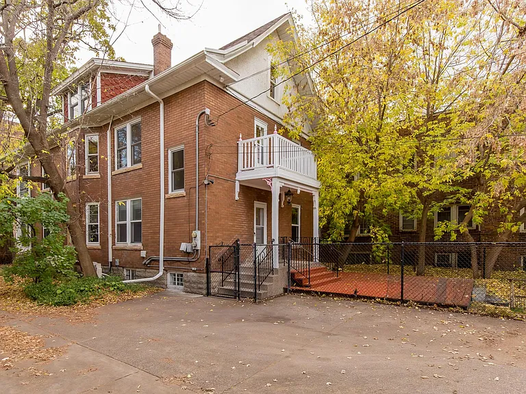 715 5th St SE — Photo 42