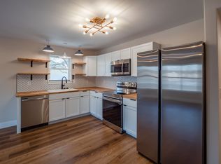 801 O Ave NW #A & B, Cedar Rapids, IA 52405