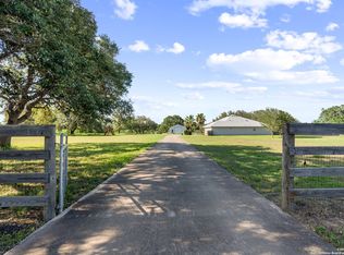 605 Silver Creek Rd, Sinton, TX 78387