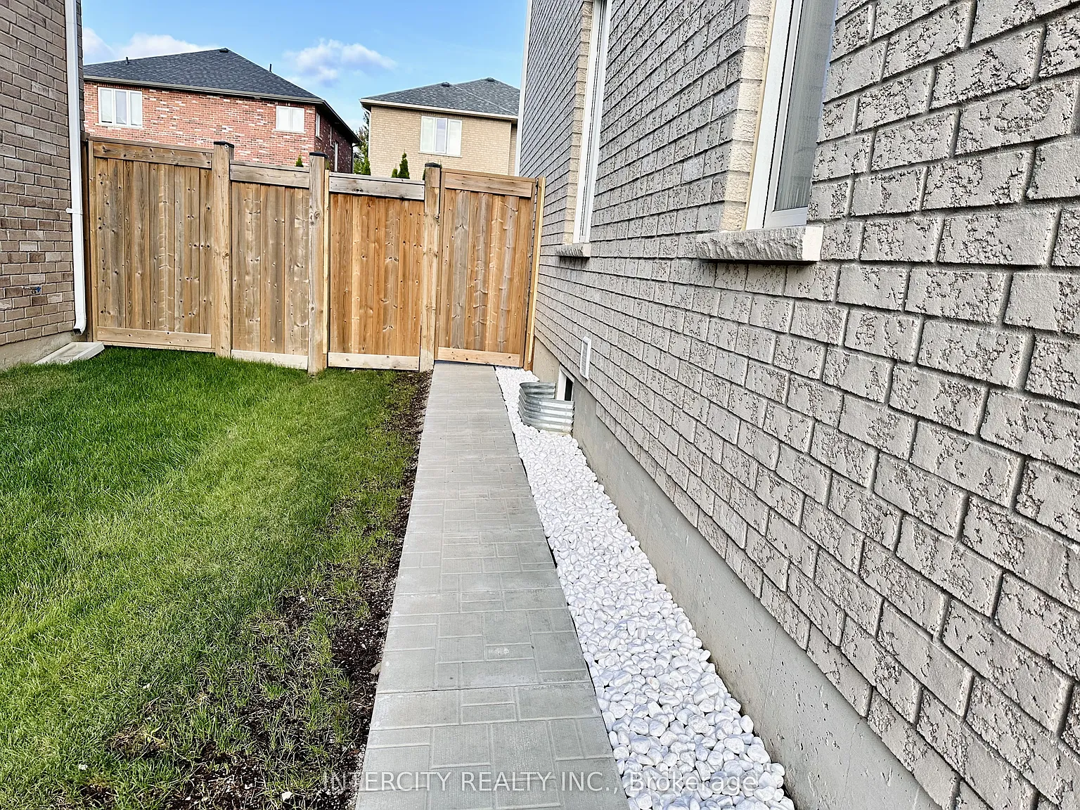 3 bed, $2,300 — Photo 3