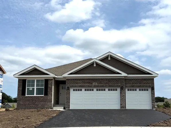1200 Wildflower Ln, Bartlett, IL 60103