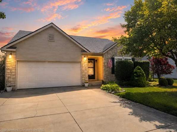 1892 Elkton Dr, Monroe, MI 48162