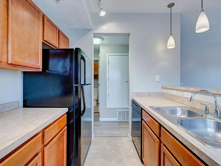 203 S 26th Ave #3 — Photo 3