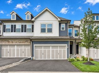 8 Dahlia Dr, Warren, NJ 07059