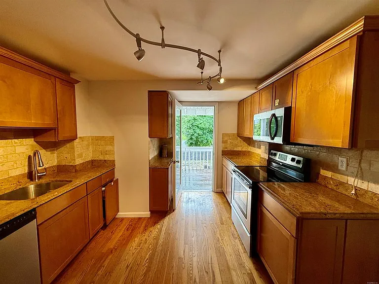 65 Terrace Ave #1 — Photo 9
