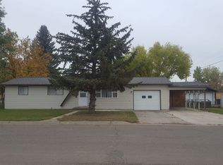 2805 Tompy St, Miles City, MT 59301