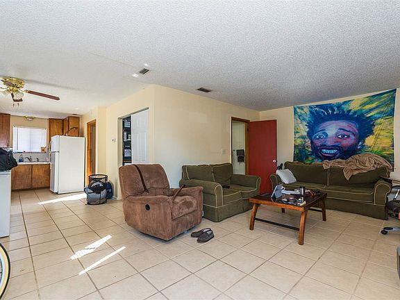 4th image of 206 10th St