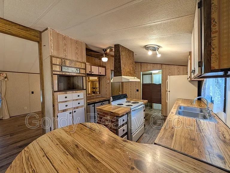 6511 Blue Springs Rd — Photo 5