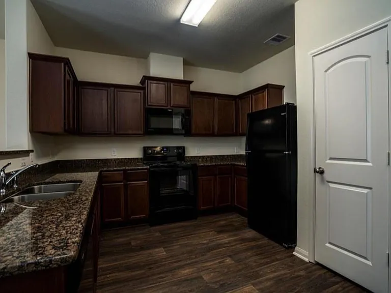 212 Autumn Berry Ln — Photo 3