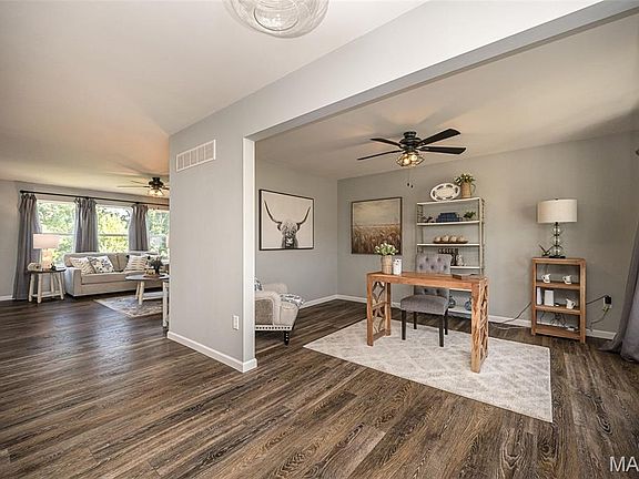 4th image of 4891 Sierra View Pl