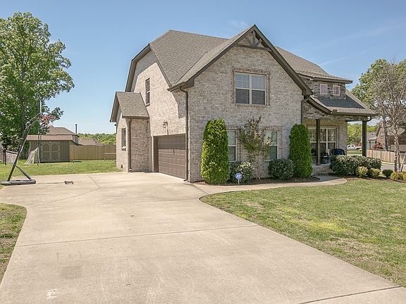 3rd image of 2962 Greentree Dr
