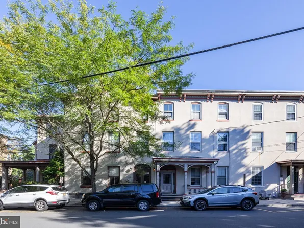 26 York St, Lambertville, NJ 08530