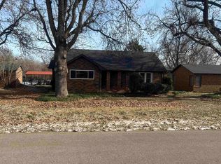 110 S Walnut St, Marlow, OK 73055