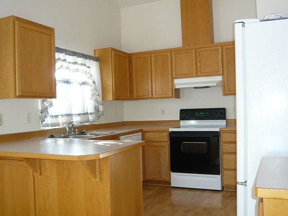 5th image of 4807 71st Dr NE