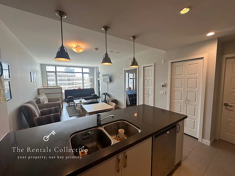215 W 1st St #204 — Photo 5