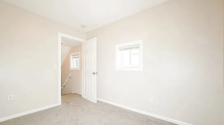Ridge Ave — Photo 3