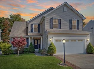 10545 Herrington Dr, Aurora, OH 44202