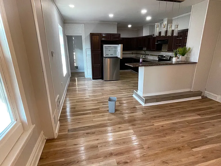 569 N Front St #2 — Photo 3