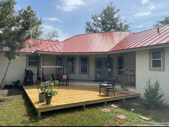 1415 Meadow Glen, Adkins, TX 78101