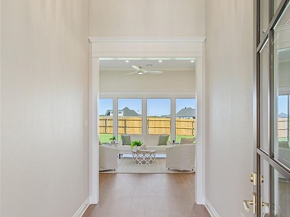 4th image of 168 Water View Ln