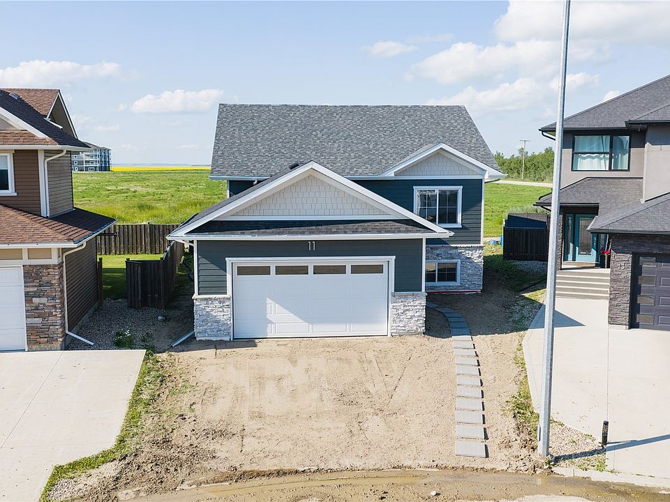 1st image of 11 Aspen Place