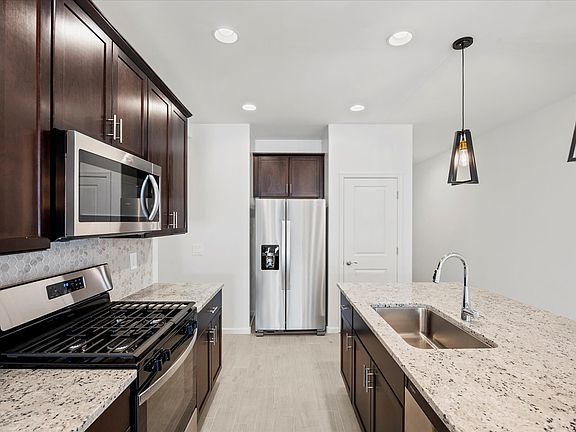 TUC_Fieldstone_1320-C_Kitchen_10342-W-Granderson-St