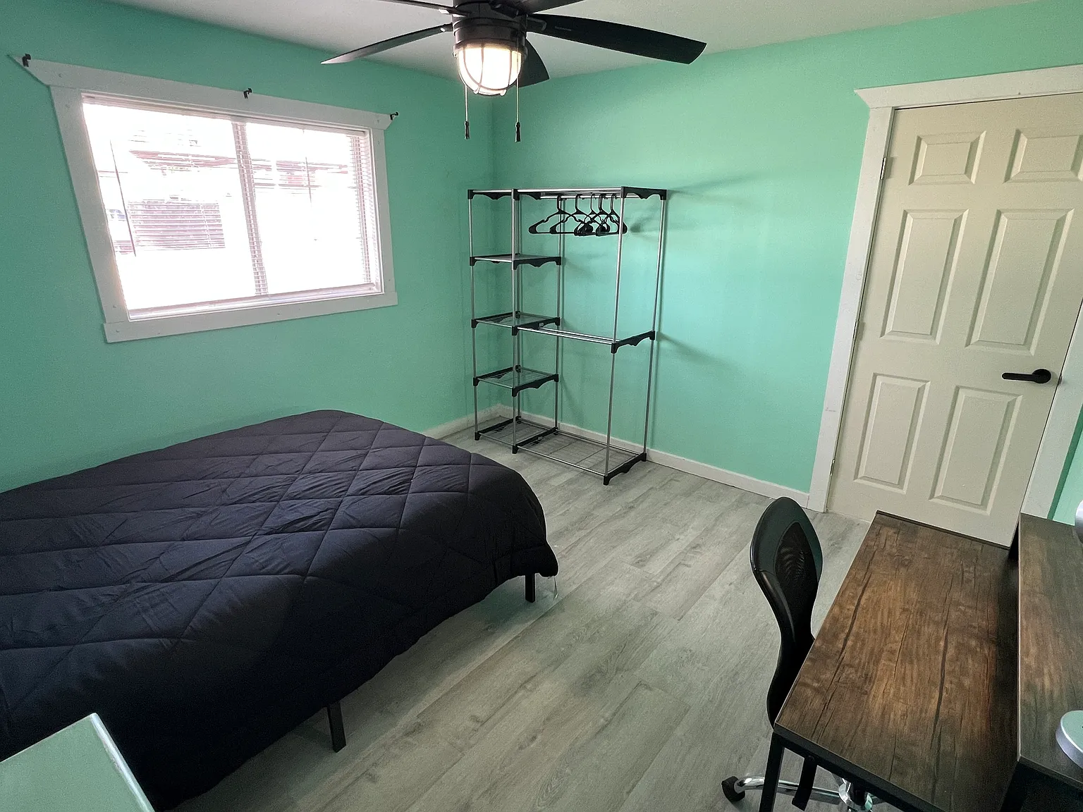 5 bed, 1500 sqft, $825 — Photo 3