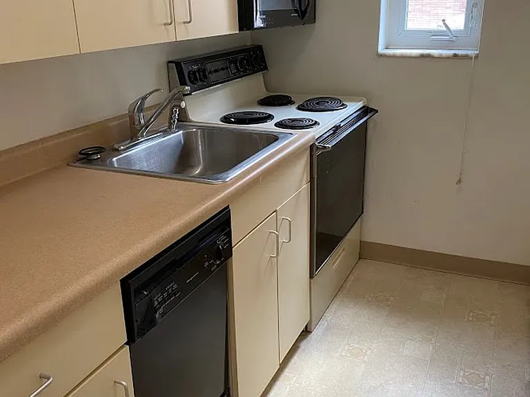 926 Ivy Street — Photo 6