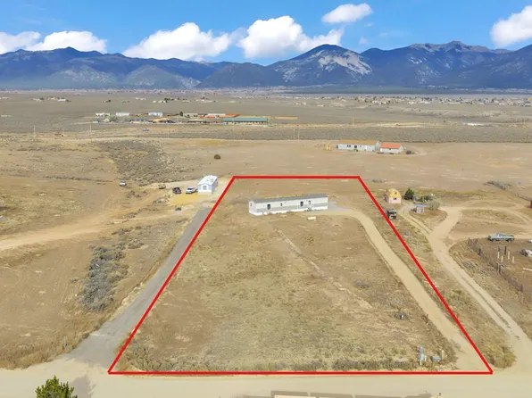 60 Santistevan Rd, El Prado, NM 87529