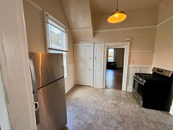 5th image of 1231 E 19th St #1231