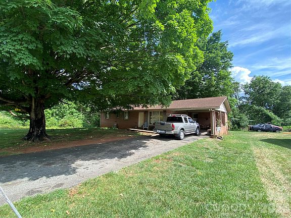 2nd image of 2071 Colonial Ln