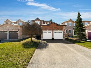 11 Hodgson Dr, Barrie, ON L4N 7Y2