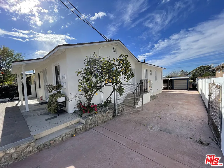 10631 Tinker Ave — Photo 5