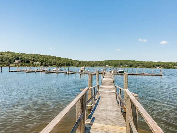 13 Whitehall Lndg, Mystic, CT 06355