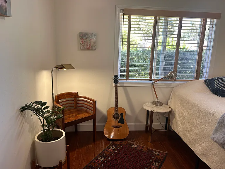 Guest bedroom
