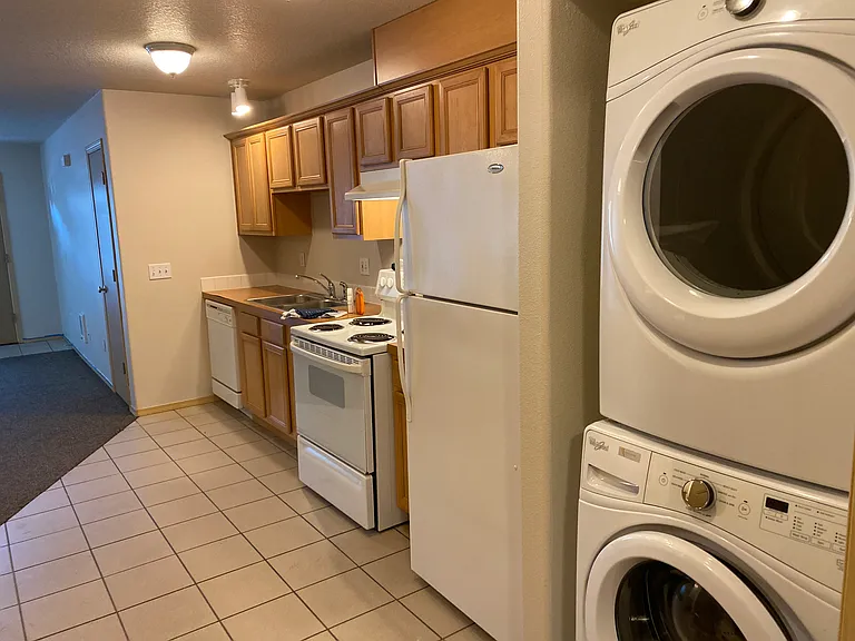 11933 SE Oak St #105 — Photo 2