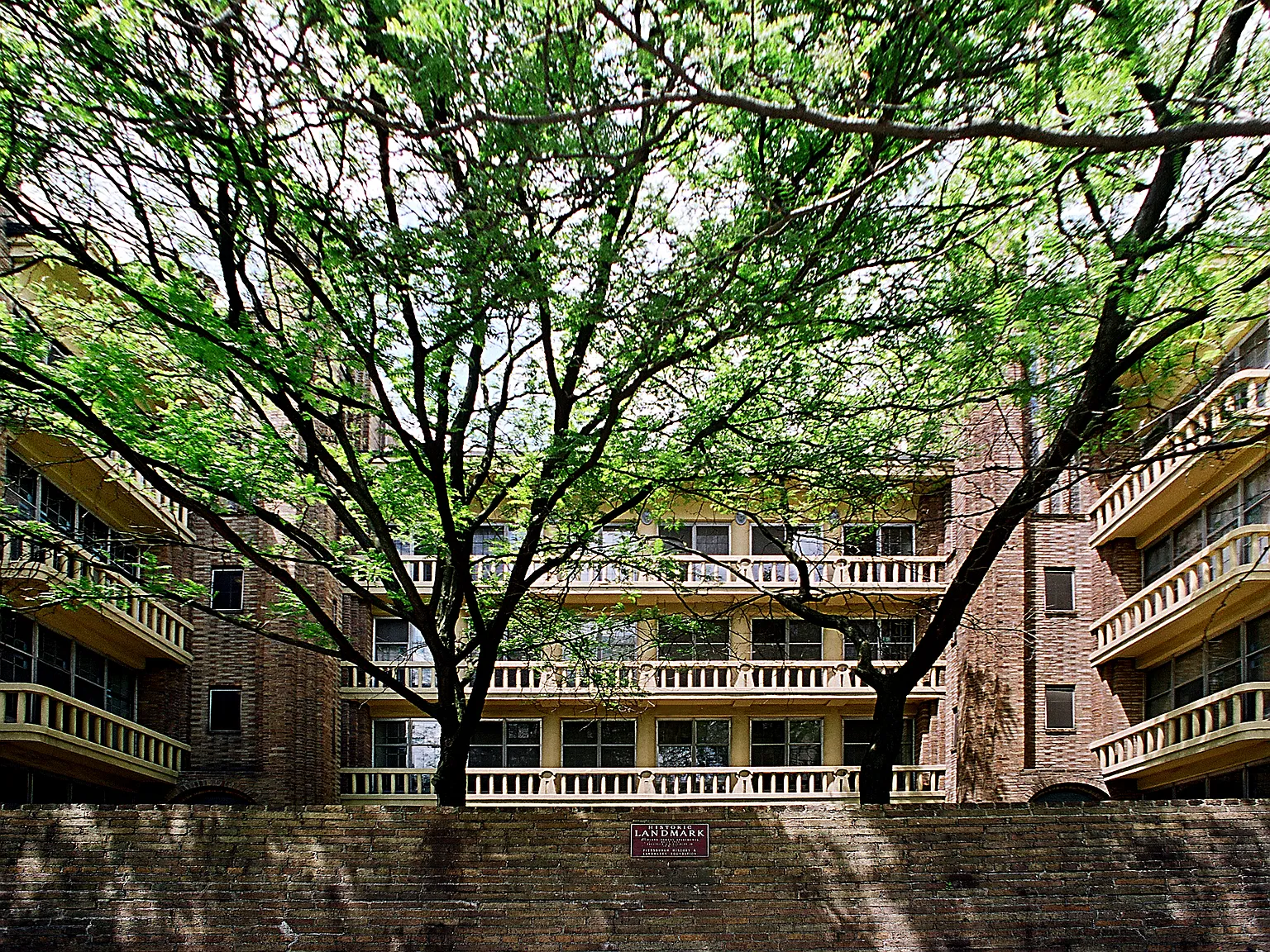 Highland Towers — Photo 4