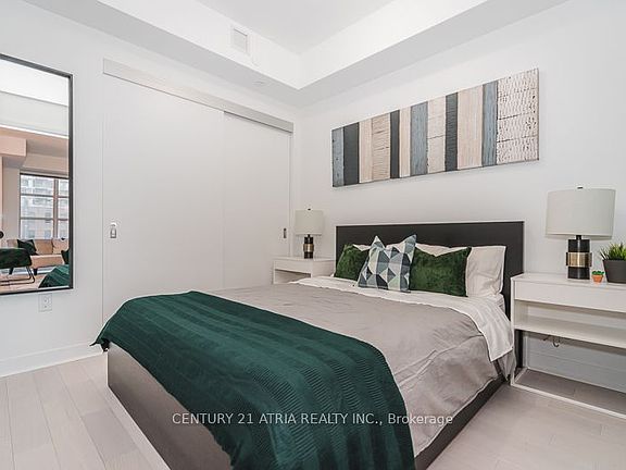 3rd image of 501 Adelaide St W #404