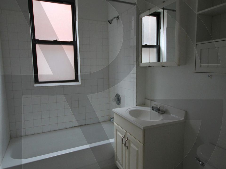 1st image of 719 W Barry Ave #721ONEA
