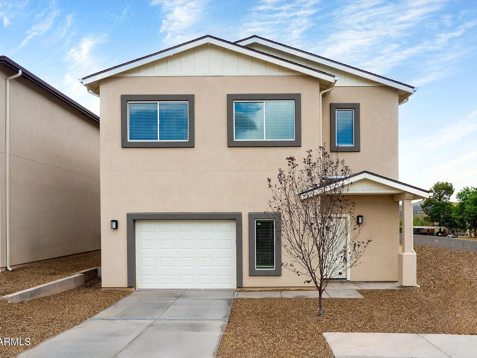 3 bed, 2.5 bath, 36761 sqft, $2,250 — Photo 1