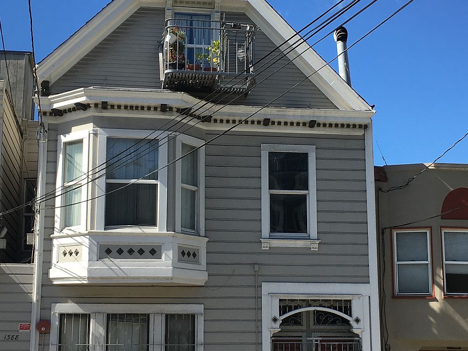 4 unit building