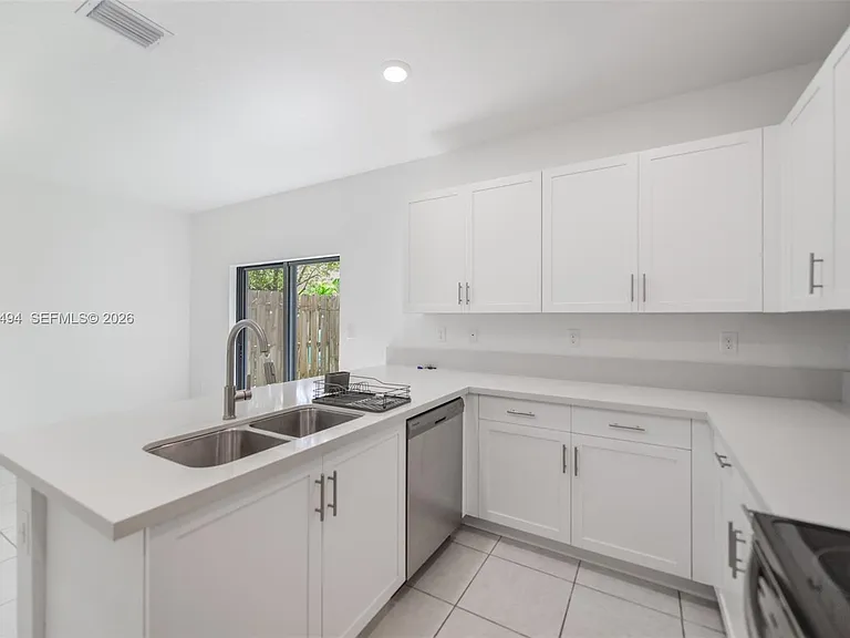 640 NE 207th St — Photo 14